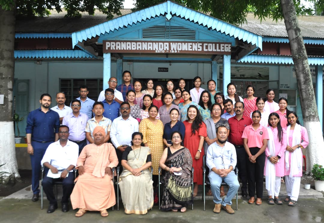 Swamiji with NAAC 2nd Cycle Peer Team Members